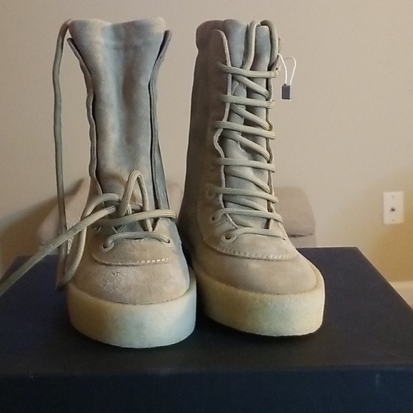 Yeezy Crepe Boots Season 2 - Picture 2 of 4